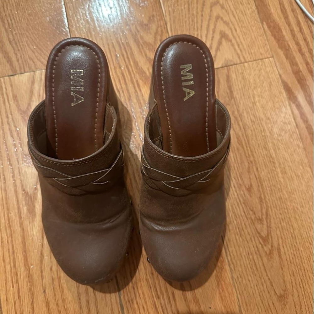 Brown Platform Clogs - Picture 5 of 6